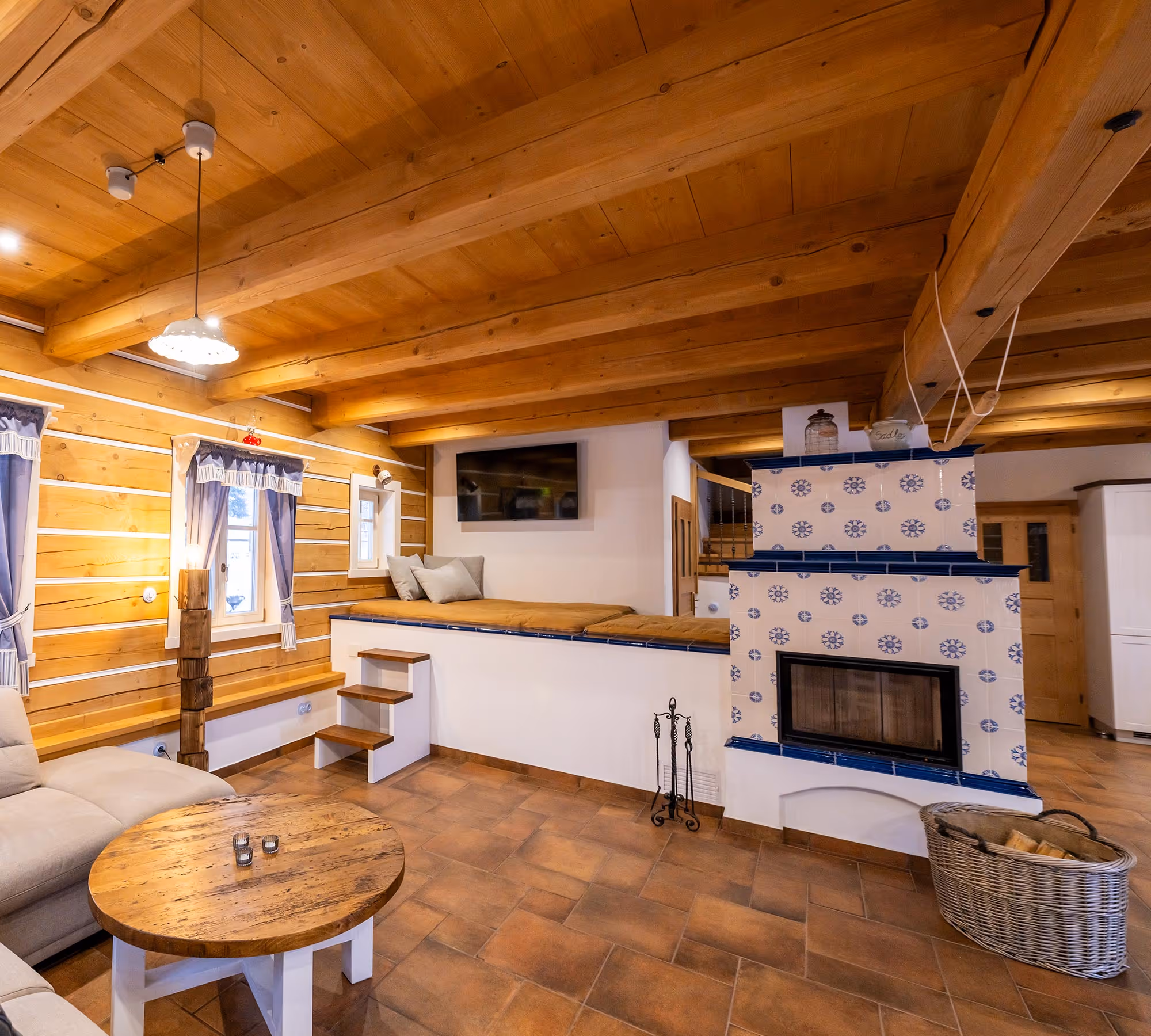 kachlová kamna v Roubence U Malírny